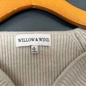 Willow & Wind V-Neck Ribbed Sweater in Cream